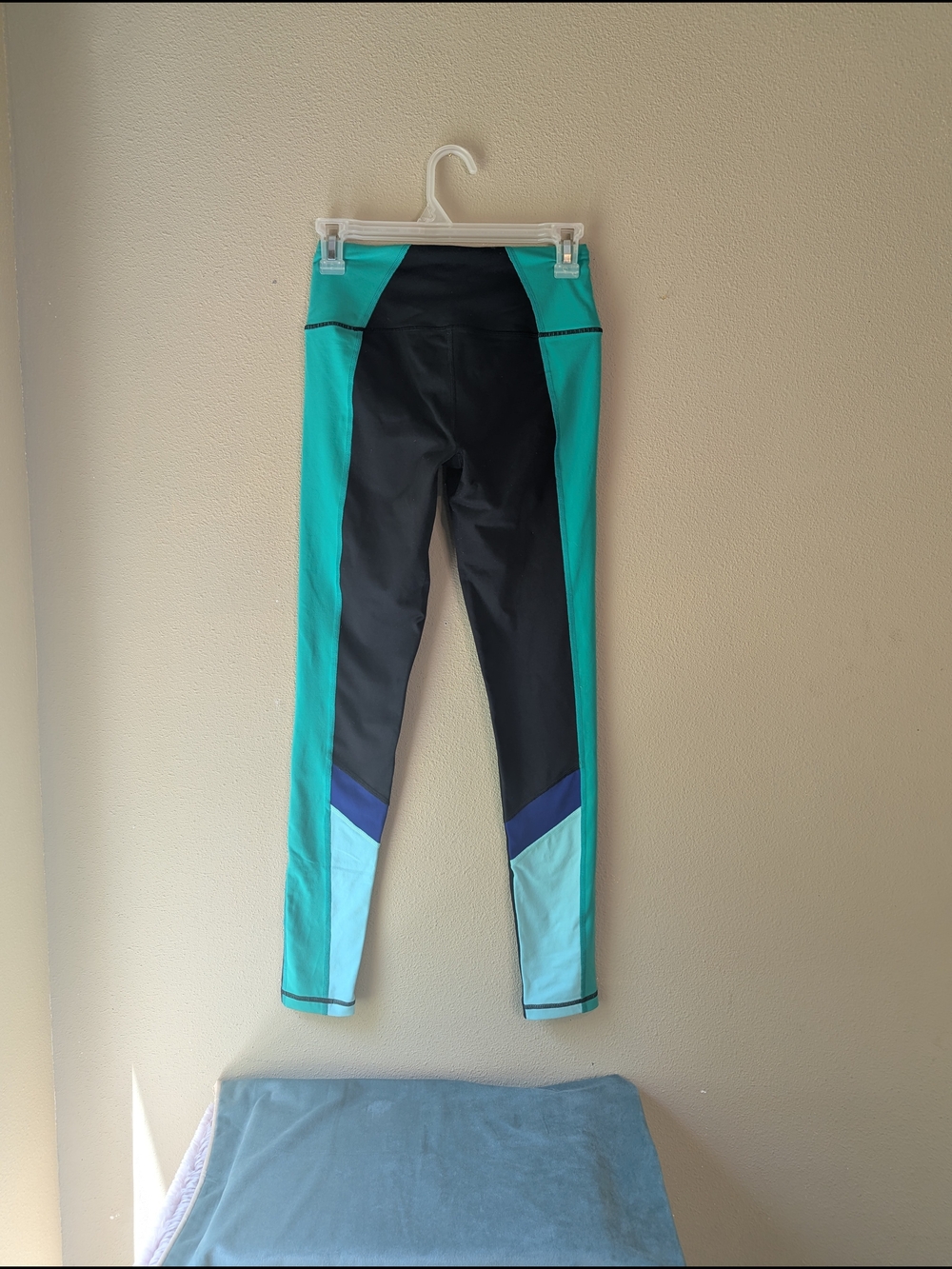VSX High-Rise Teal & Black Performance Leggings with Colorblock Accents
